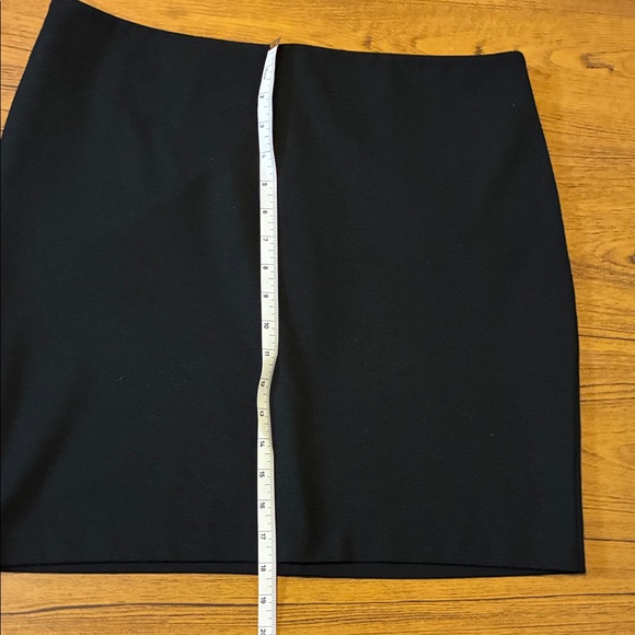 New York & Company Classic Black Mini Skirt - Picture 5 of 6